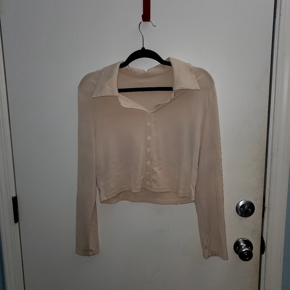 Shein Plus Beige Long Sleeve Collar Crop Top